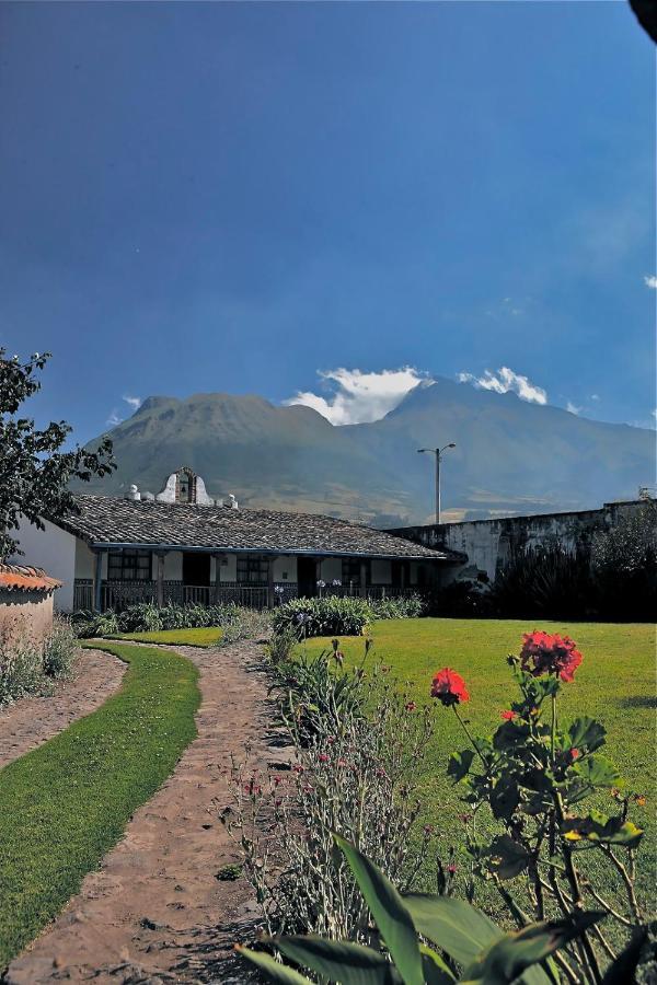 Hacienda Cusin Hotel โอตาวาโล ภายนอก รูปภาพ
